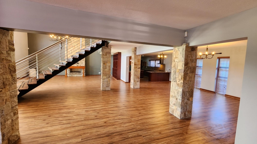 6 Bedroom Property for Sale in Bergsig Western Cape